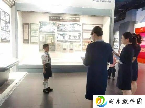 被簪花少年陈鋆霖圈粉！“能够为家乡代言，我很高兴。”