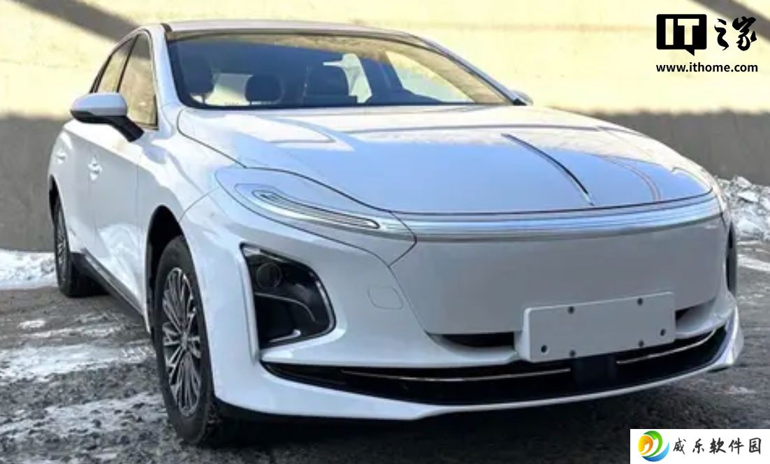 2025 款红旗 E-QM5 PLUS 轿车现身工信部：前脸调整、电机功率提至 110 千瓦