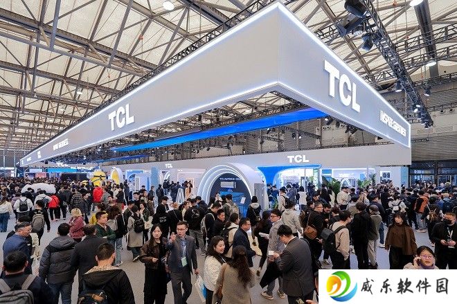 TCL实业携多款创新新品亮相AWE 2025，全面展现智慧科技硬实力
