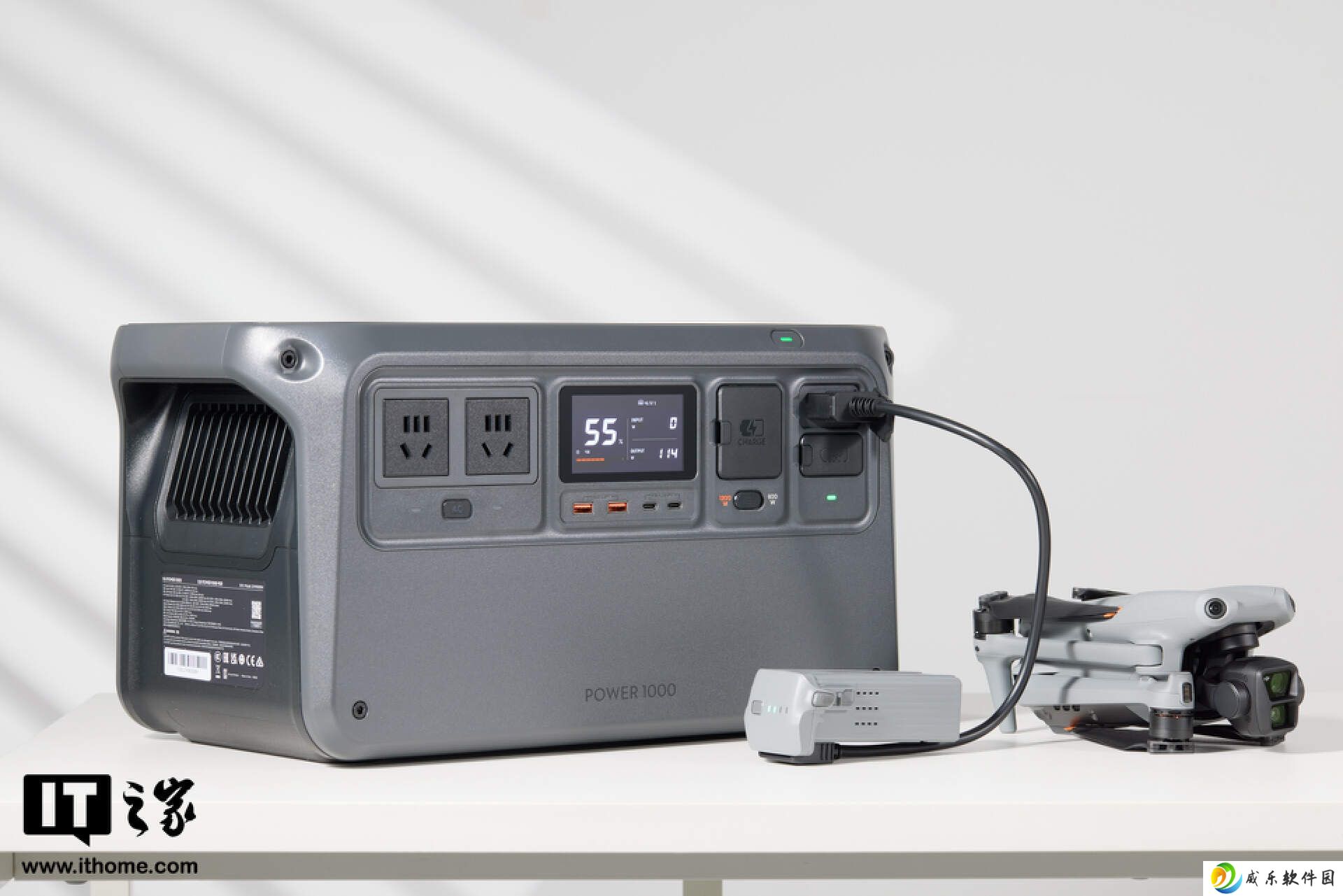 大疆 Power 2000 通过美国联邦通信委员会认证：预计 2000Wh，支持快充多块无人机电池