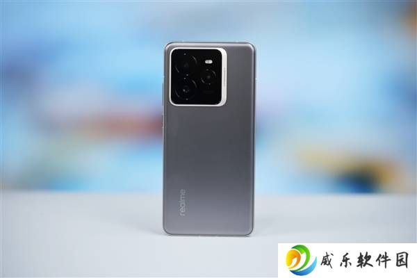真我GT7新突破：边玩边充无惧发热，天玑9400+性能续航双强