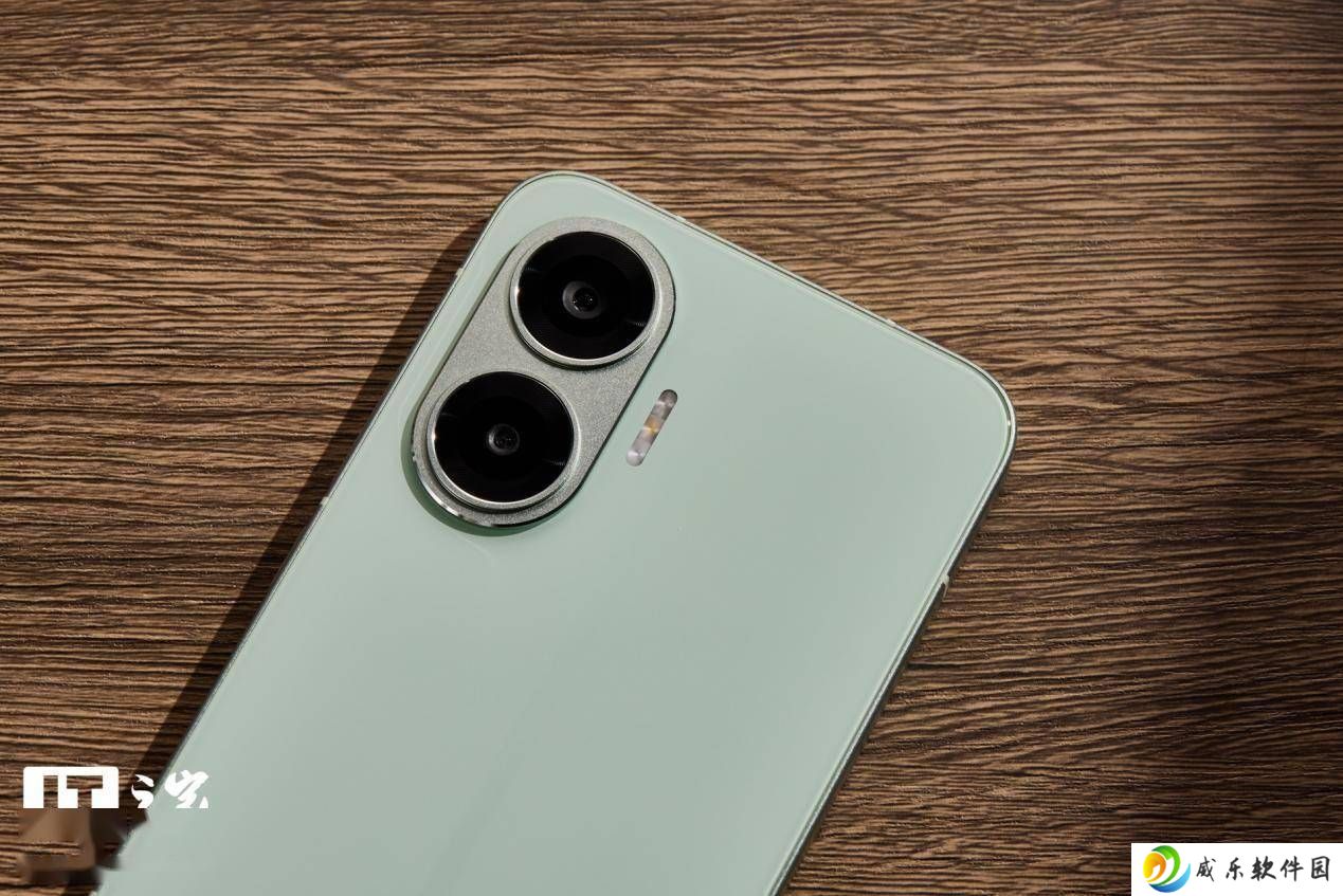 REDMI Turbo 4 Pro真机图赏：淡雅绿配色，极简设计尽显高端质感