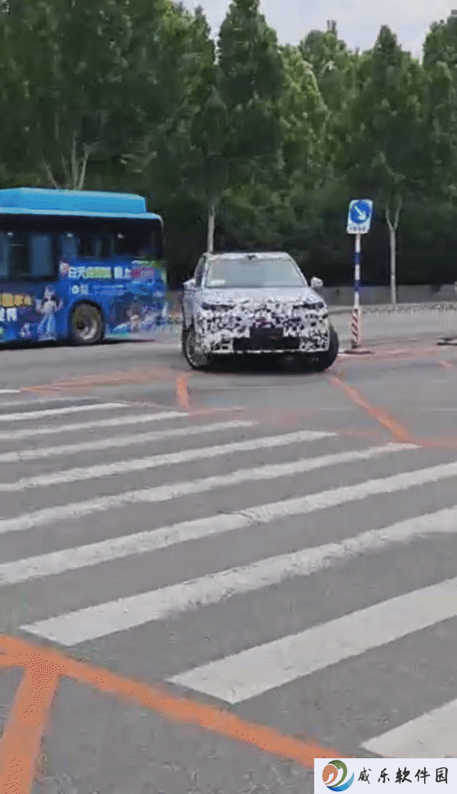 魏牌全新大型旗舰 SUV 动态影像曝光：有后轮转向，全新平台打造