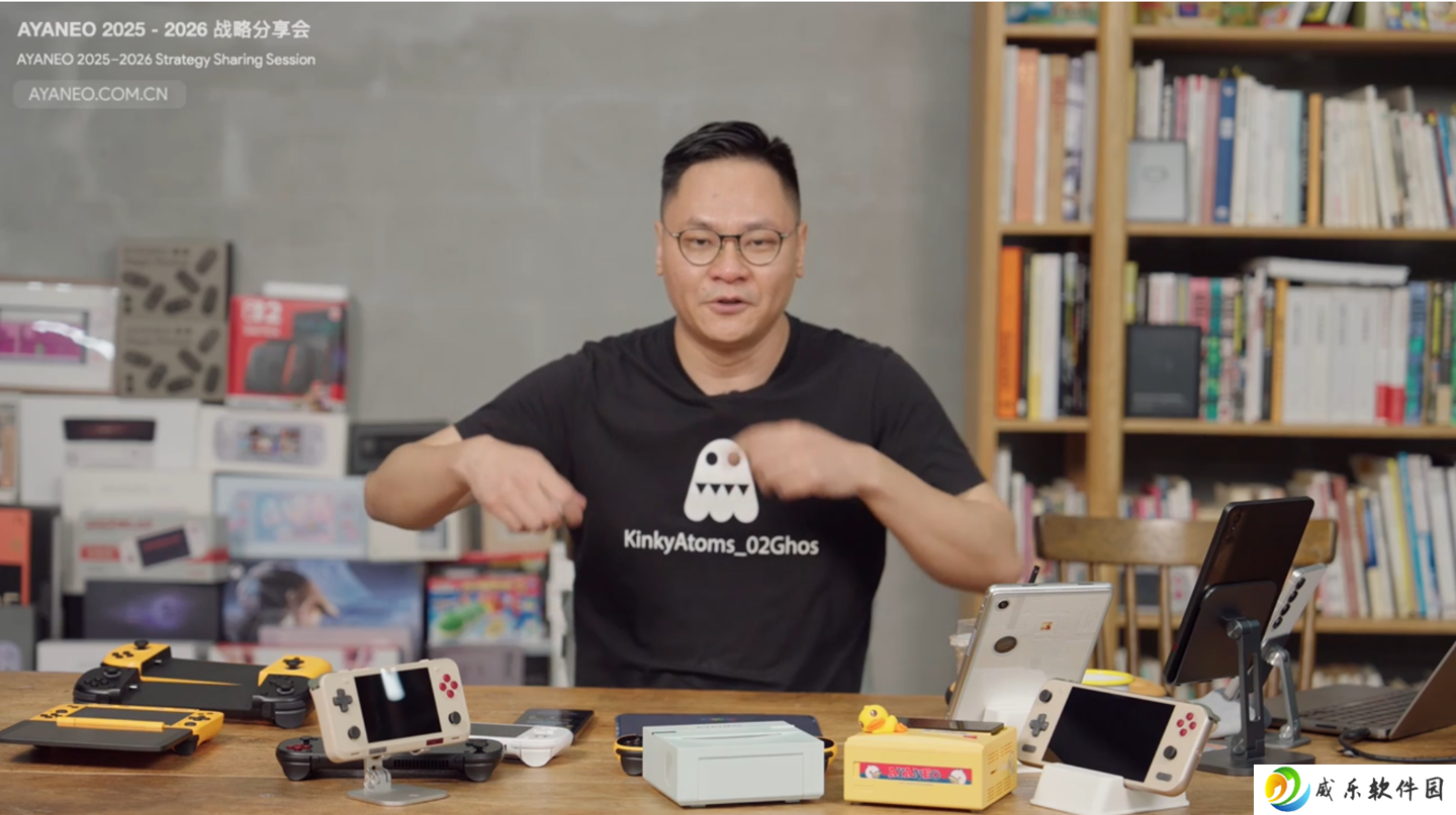 AYANEO 展示多款新形态设备：首款双屏翻盖安卓掌机 Pocket DS、游戏本等