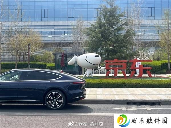 刘强东入手蔚来ET9，李斌透露将亲自交付新车