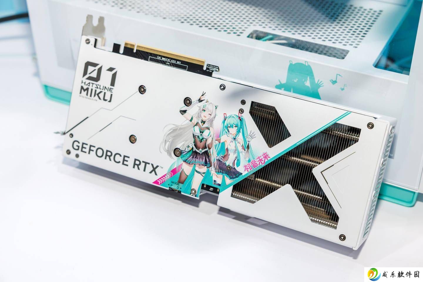 华硕天选×初音未来联名显卡曝光：白色外壳设计，支持PCIe 5.0