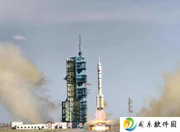 神舟二十号载人飞船与空间站组合体完成自主快速交会对接
