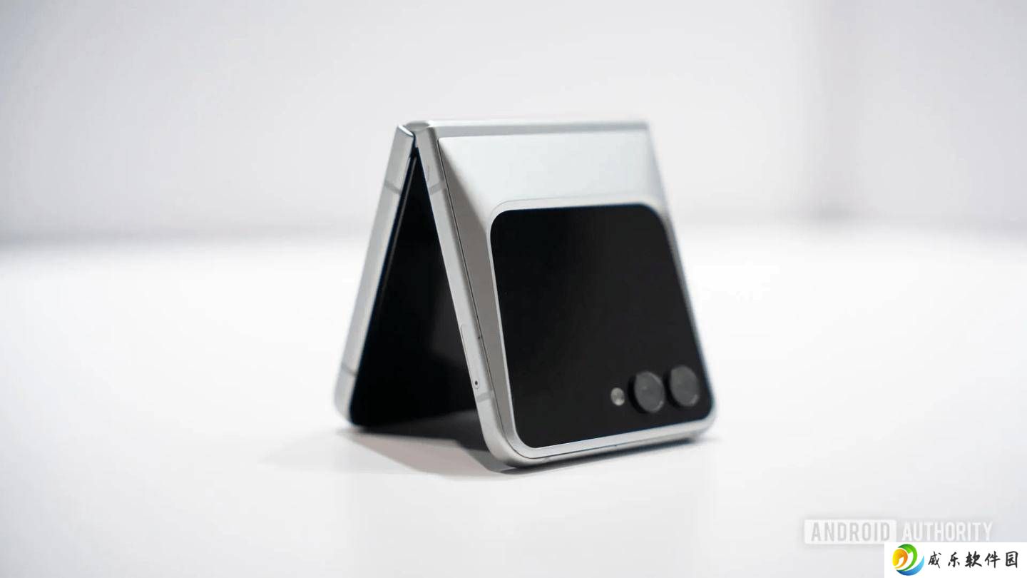 三星展出Polygon Foldable概念机，金属棱角设计酷似特斯拉Cybertruck！