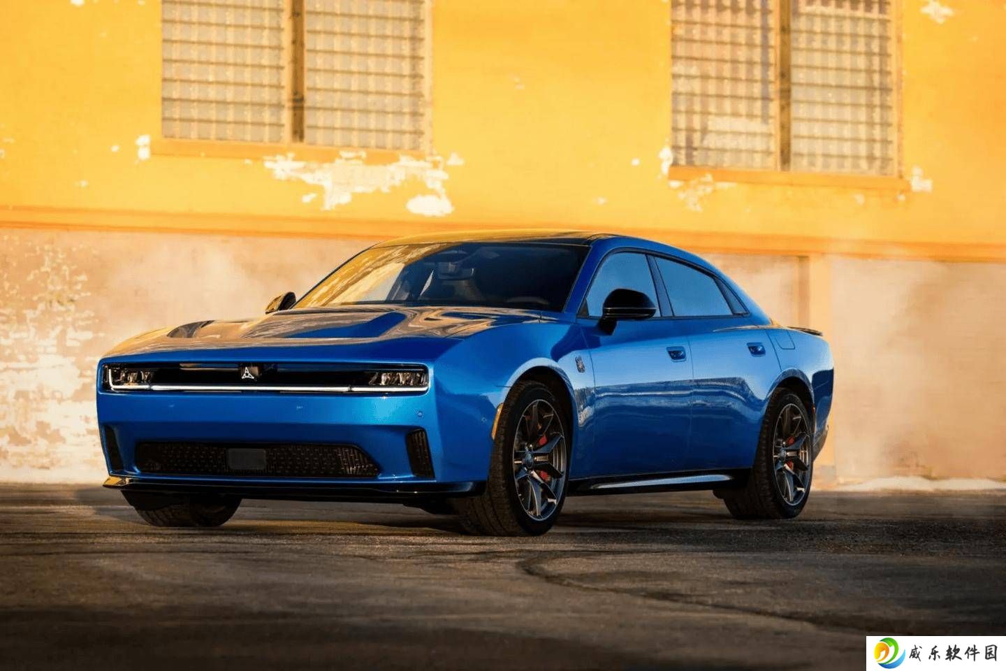 道奇Charger Daytona轿车版来袭，双电机四驱爆发670马力性能如何？