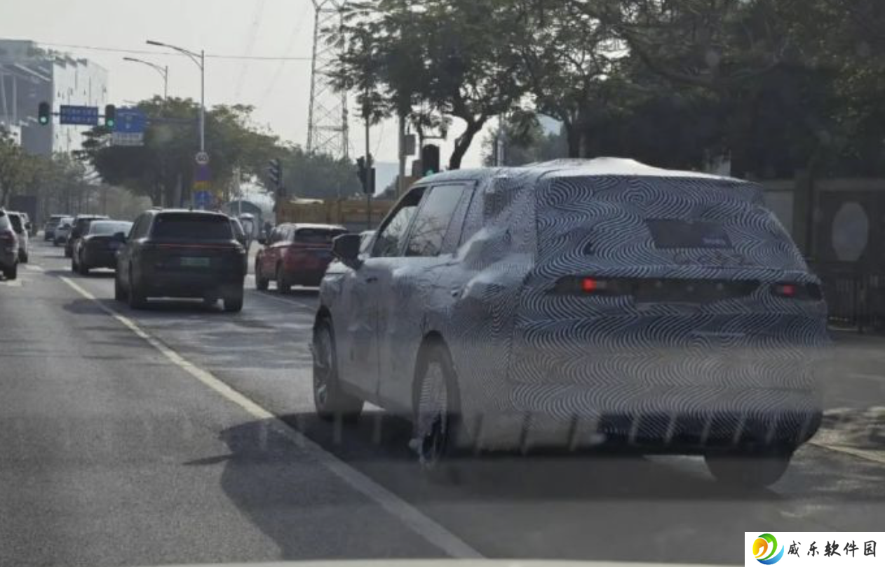 小鹏首款增程车型 G01 谍照曝光：“三排六座”布局、800V 架构