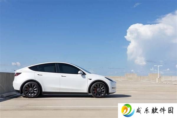 特斯拉副总裁：全面安全设计，让每款车型都成为守护者