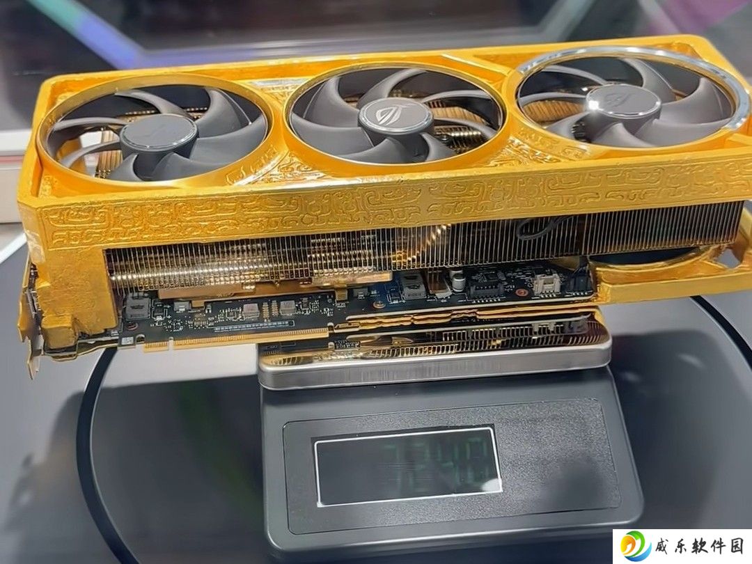5kg 真金打造 500 万元“卡皇”，华硕展示 ROG 夜神 RTX 5090 D 黄金显卡