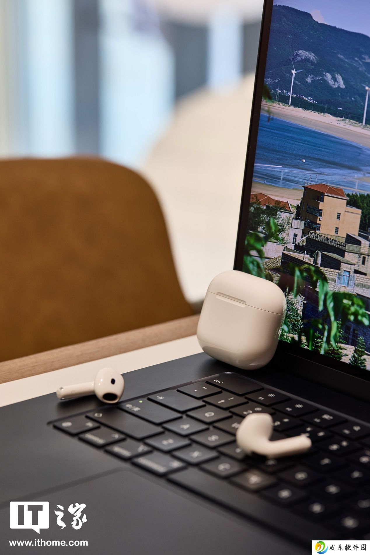 苹果首次发布 AirPods 4、Pro 2 公测版固件，适配 iOS 26 新增五大功能