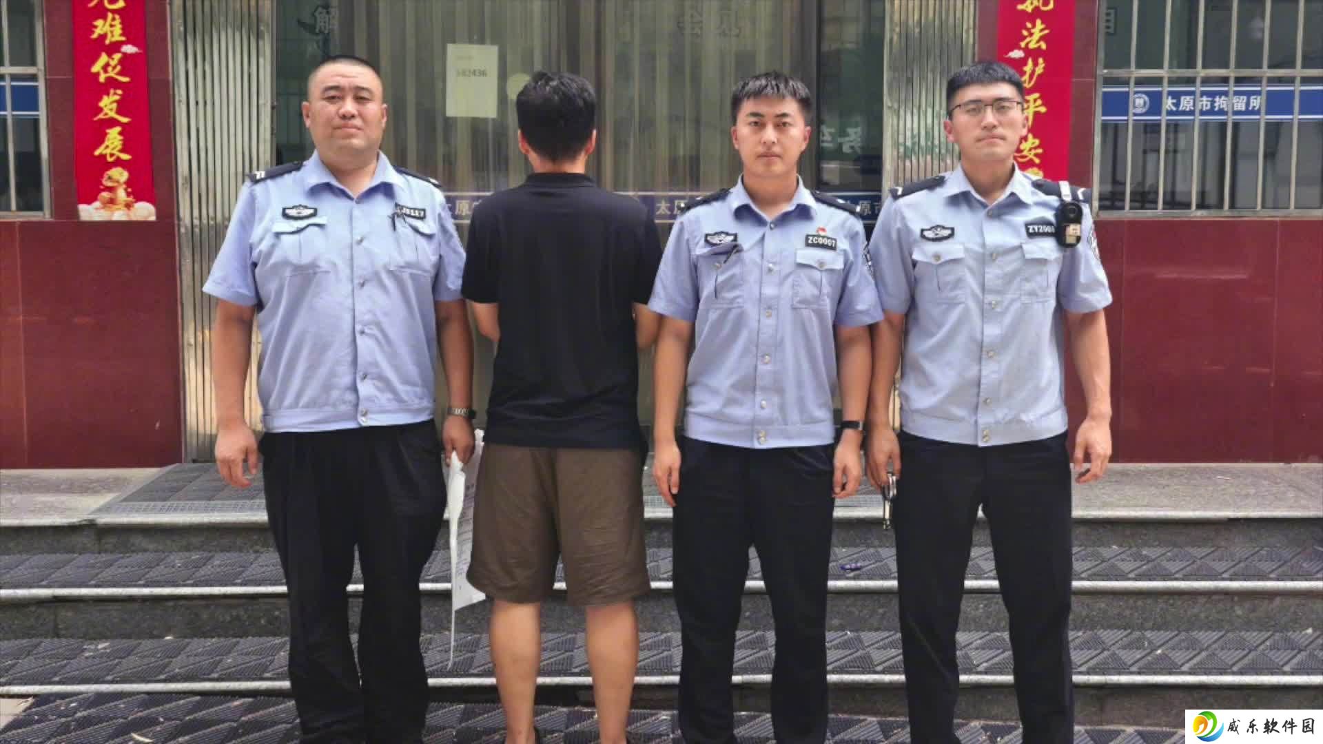 为博取流量：男子造谣特斯拉司机持刀伤人被行拘